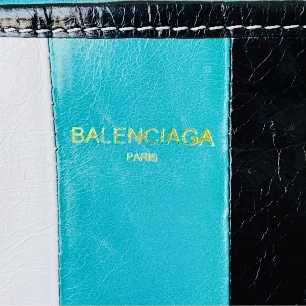 Balenciaga Rare Bazar Line Crossbody lambskin leather bag authenticated by PM - Picture 6 of 17